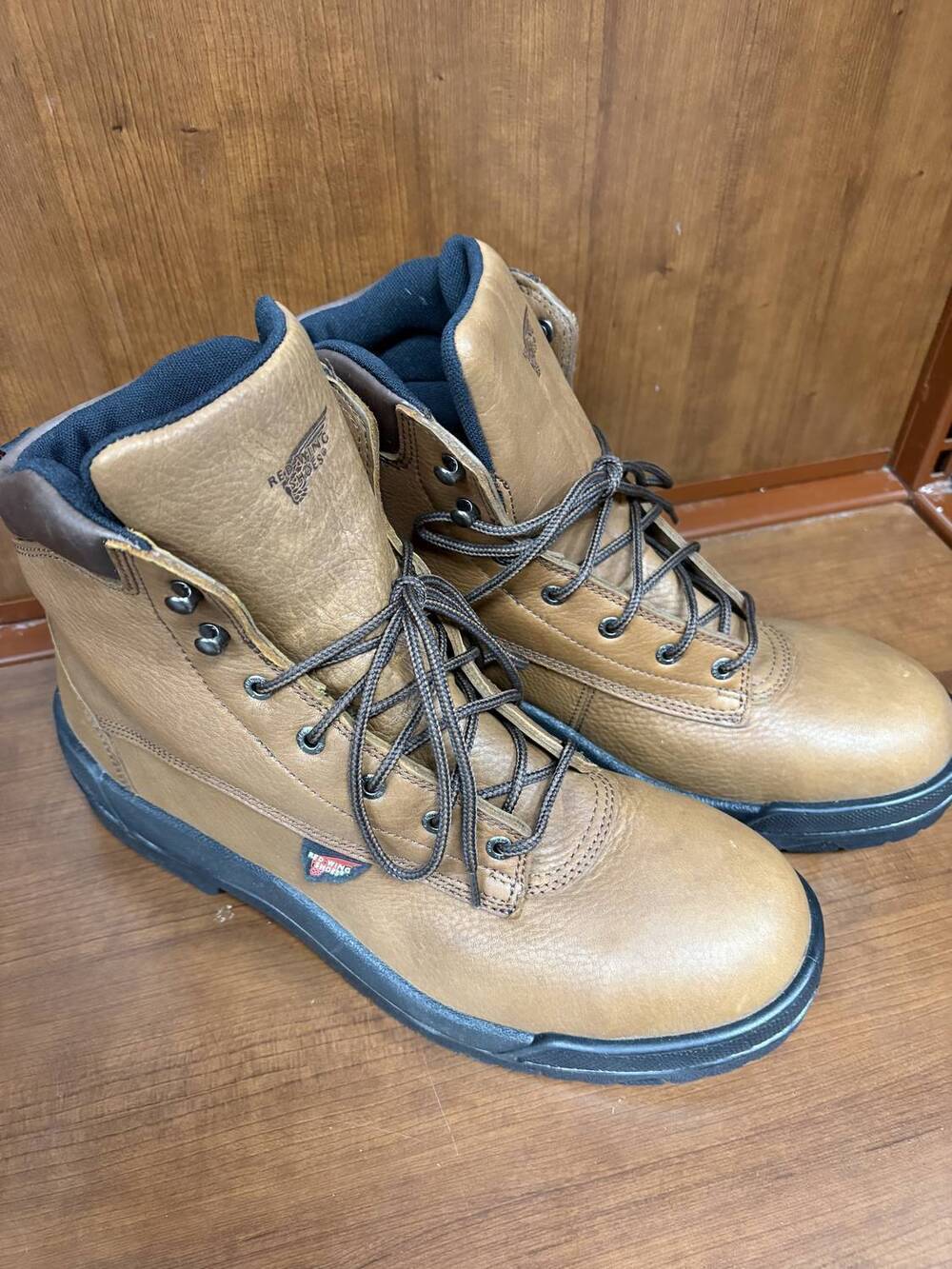 NEW RED WING SHOES men's lace-up work boots in brown